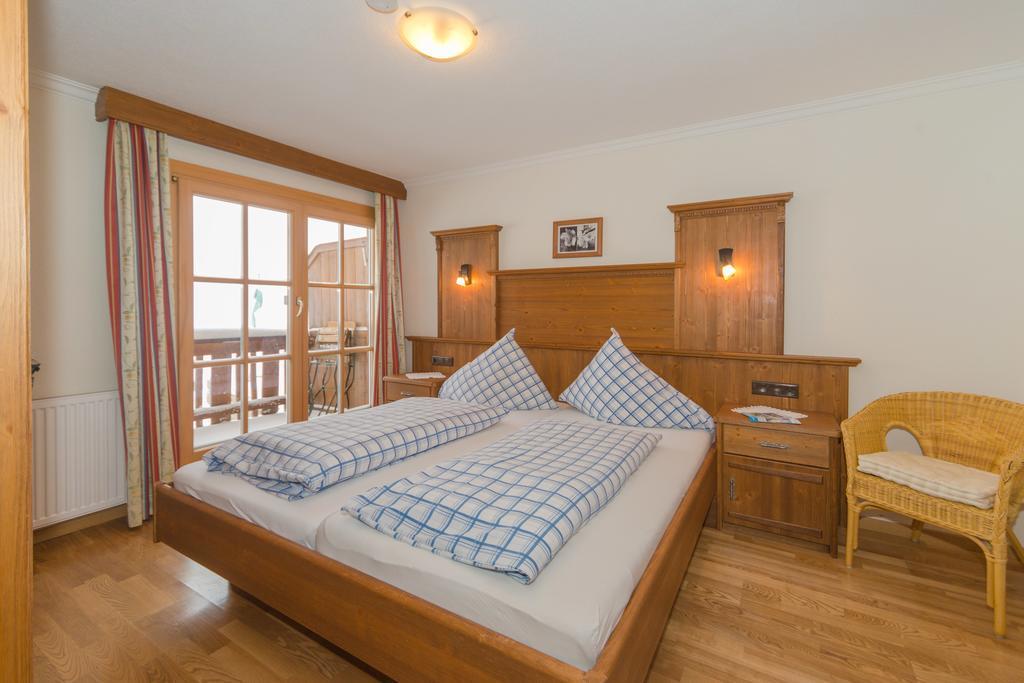 Gloesalm Apartment Ramsau am Dachstein Cameră foto
