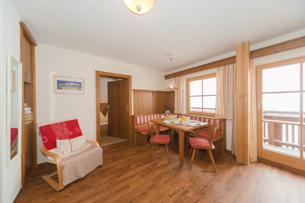 Gloesalm Apartment Ramsau am Dachstein Cameră foto